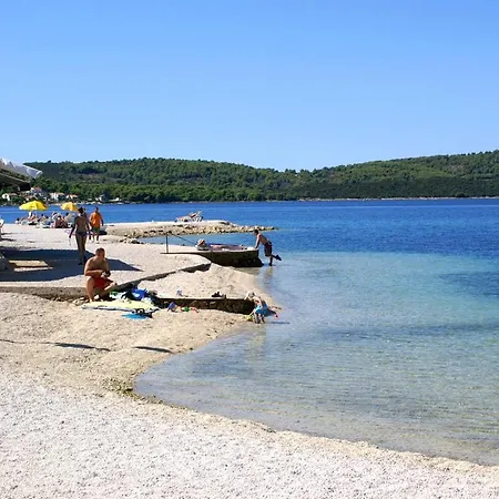 Seaside With A Swimming Pool - 7561 Apartment Trogir