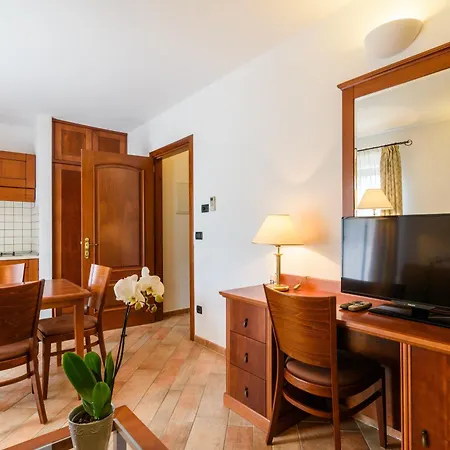 Seaside With A Swimming Pool - 7561 Apartment