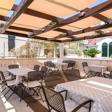Apartamento Seaside With A Swimming Pool - 7561